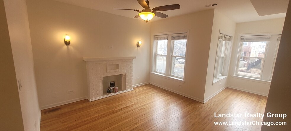 Building Photo - 4946 N Ridgeway Ave