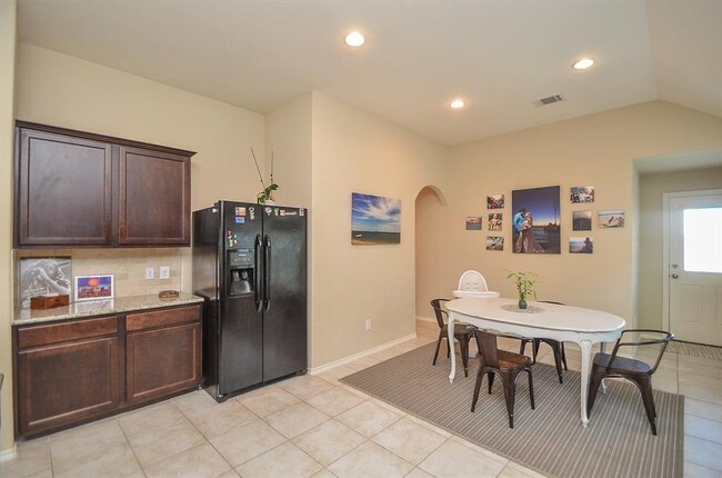 Building Photo - 3615 Sumner Lodge Dr