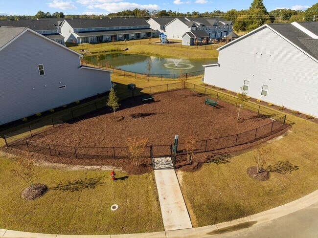 Building Photo - 105 B Gracynn Ali