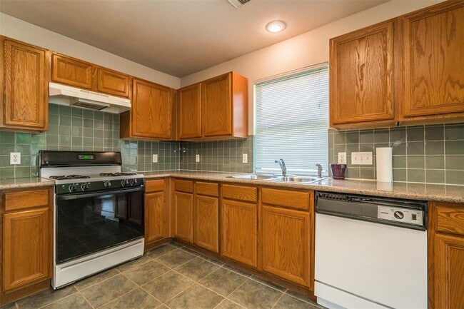 Building Photo - 1832 Camas Dr