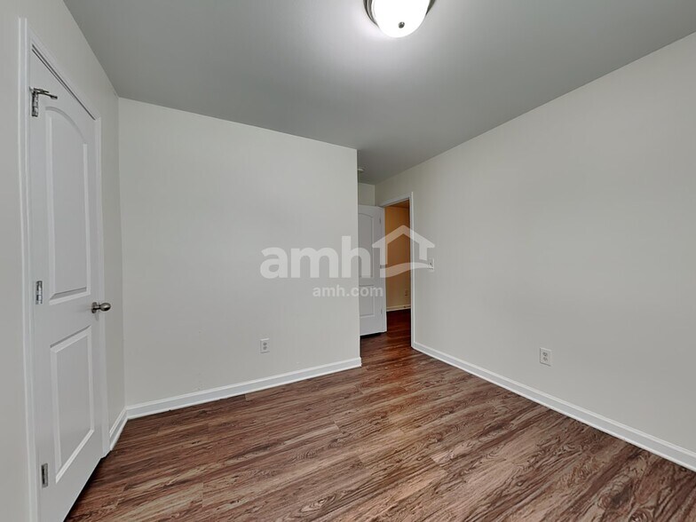 Building Photo - 5039 Hogan Point Ct