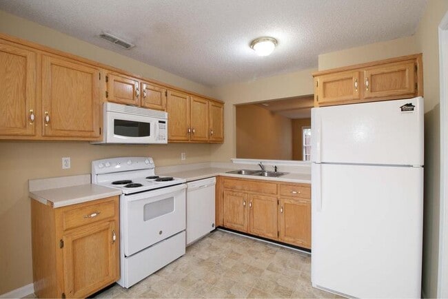 Building Photo - 2107 Ringgold Ct