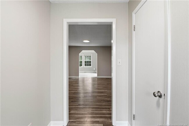 Building Photo - 6813 Foxton Ct