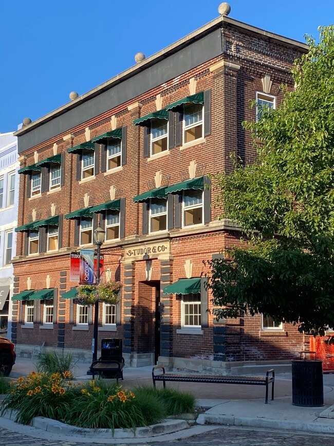 Primary Photo - Tudor Apartments