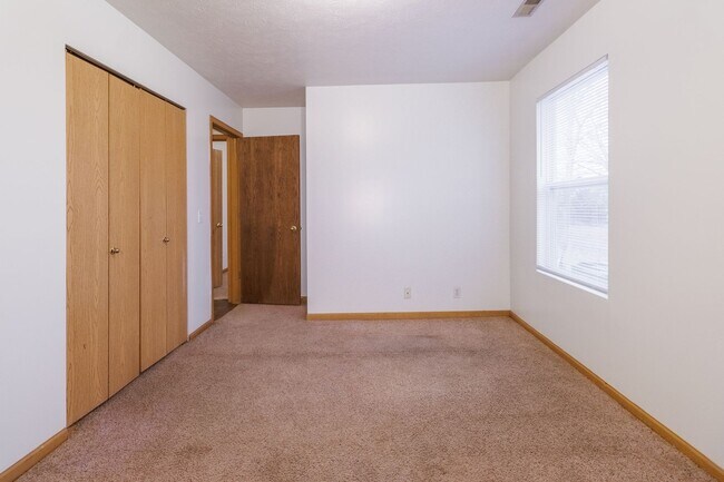 Building Photo - 600-602 Lamont