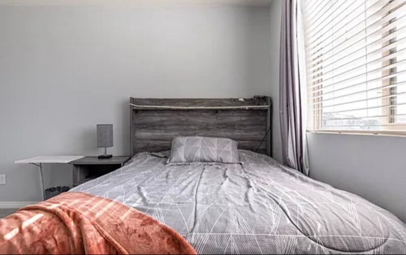 Building Photo - 7818 Poppy Ln