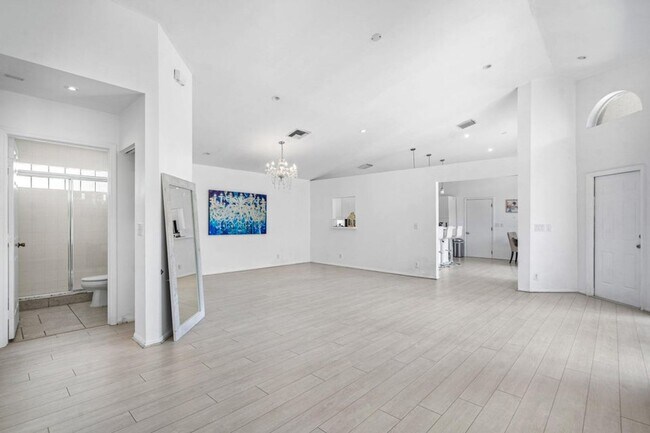 Building Photo - 790 Clearbrook Park Cir