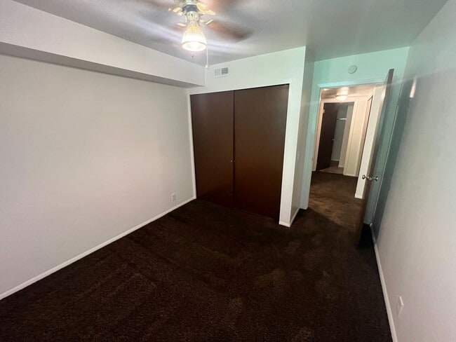 Building Photo - Spacious 2 bed/2 bath in Millcreek-**Move ...