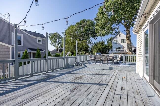 Building Photo - 28 Brookdale Ave