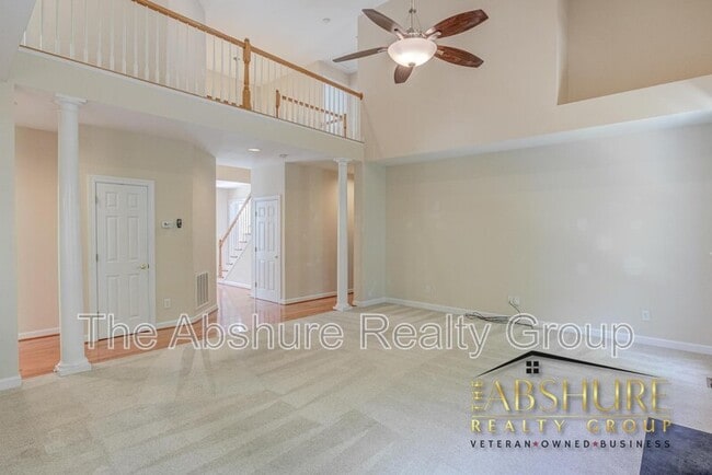 Building Photo - 1410 Fairfax Woods Dr