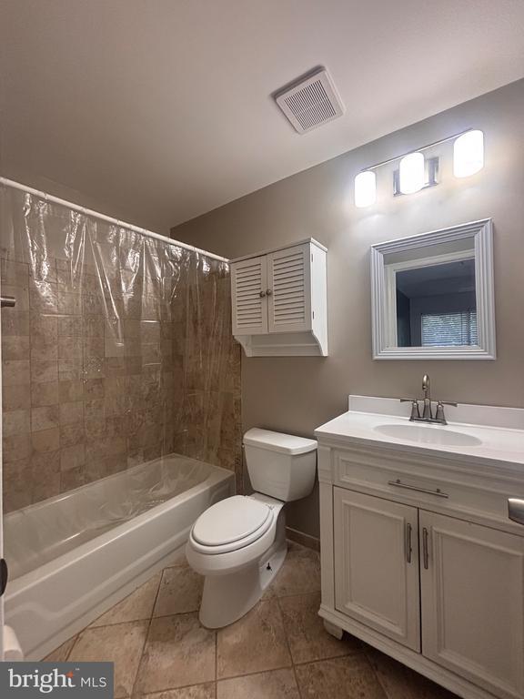 Building Photo - 14201 Wolf Creek Pl