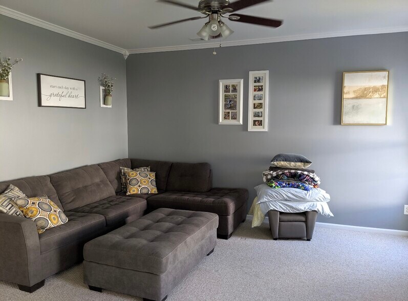 Building Photo - 8174 Rolling Glenn Dr