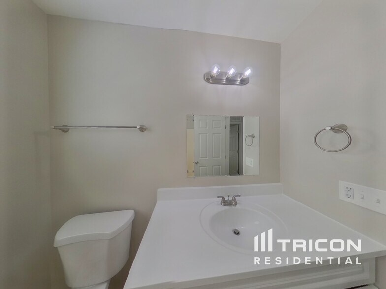 Building Photo - 8130 Chimore Ln