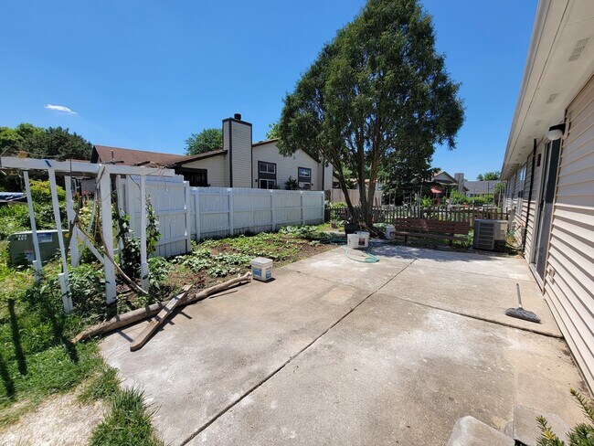 Building Photo - 1820 77th St