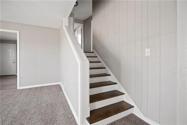 Building Photo - Charming 2-Bedroom/1-Bath Home in the Hear...