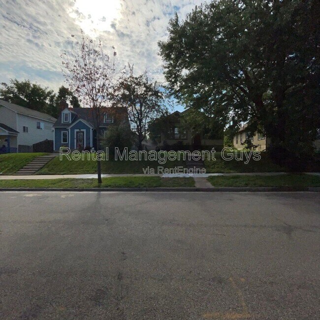 Building Photo - 1801 N Thomas Ave