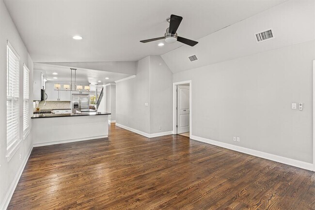 Building Photo - 4702 Rosedale Ave