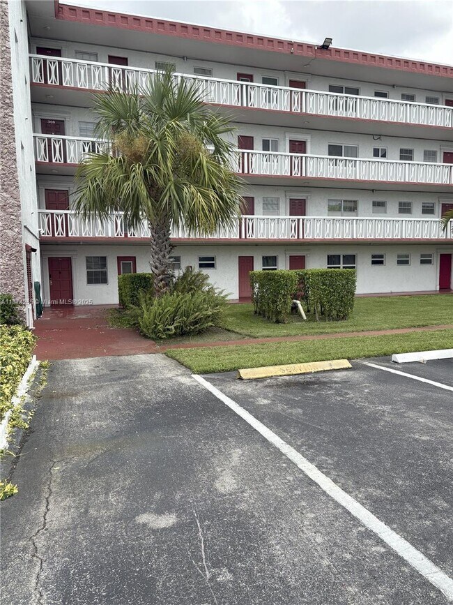 Primary Photo - 4140 NW 44th Ave
