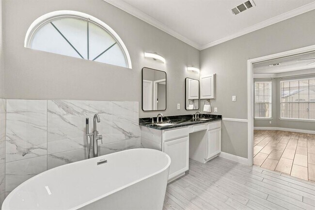 Building Photo - 1600 Viki Lynn Ct