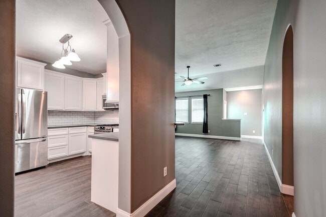 Building Photo - 8515 Holly Spring Ln