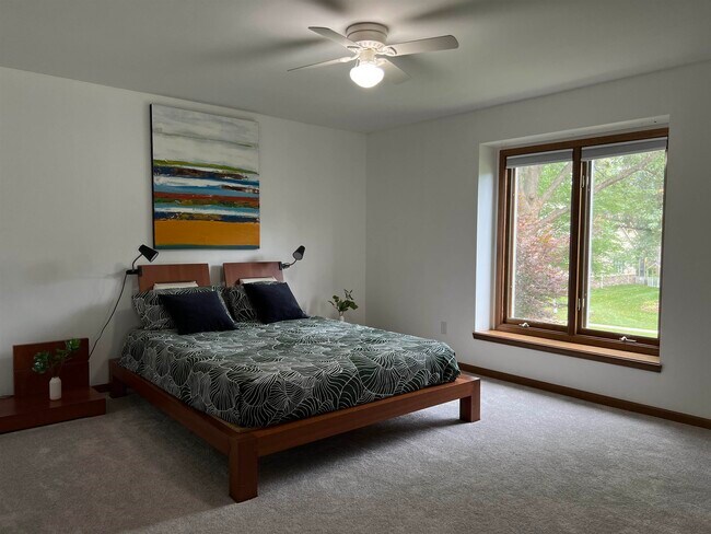 Building Photo - 4907 Pinewood Ct