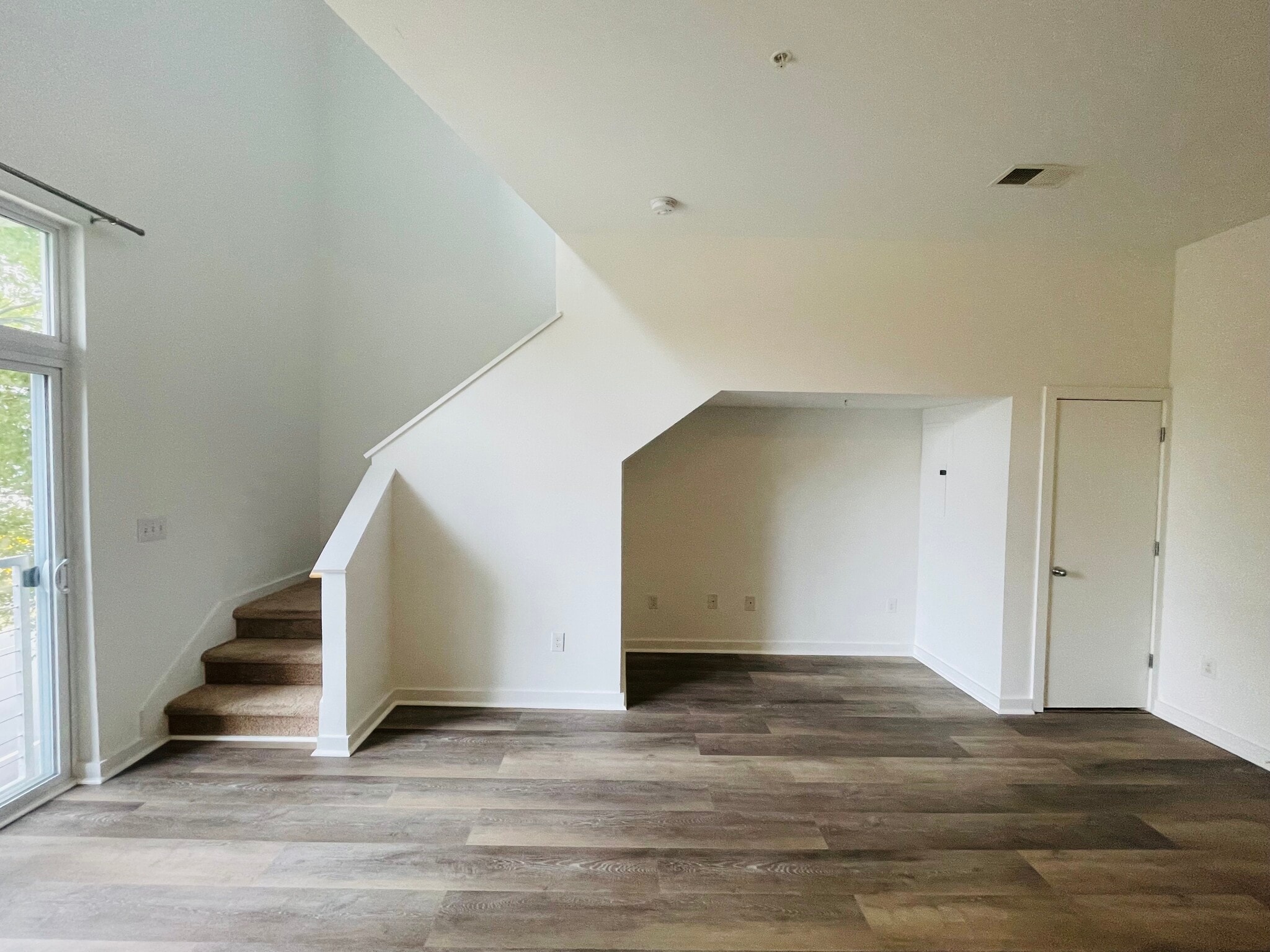 main floor - TV nook - 506 N Mangum St