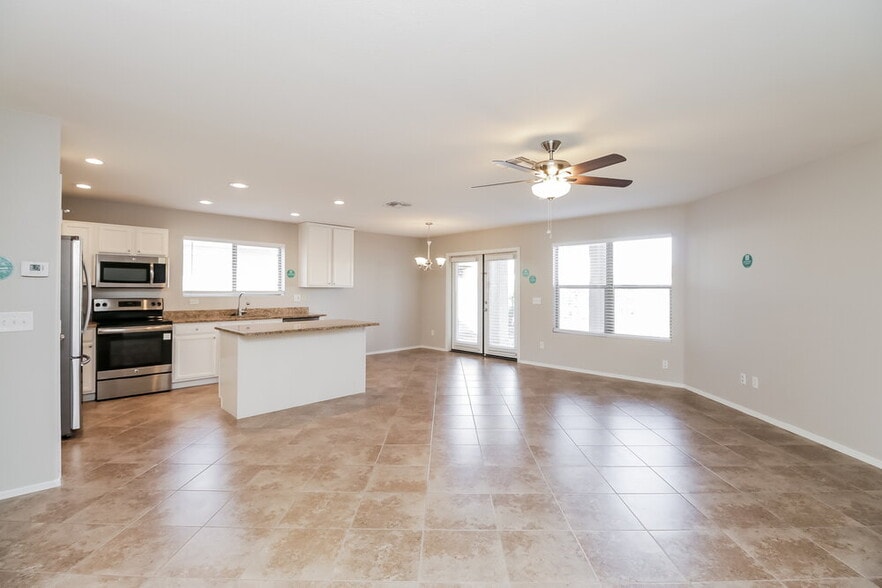 Building Photo - 8528 E Desert Ln