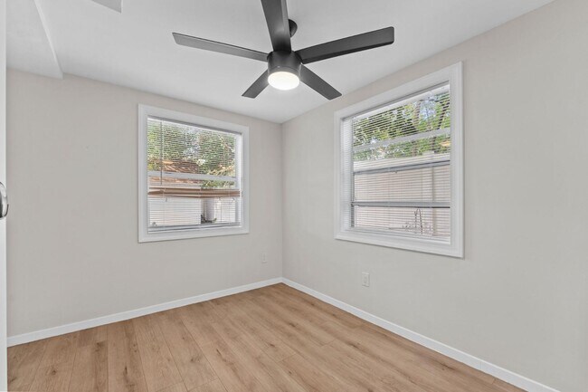 Building Photo - 3505 Iris St N