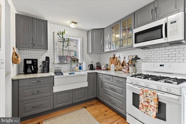 Building Photo - 131 E Union St