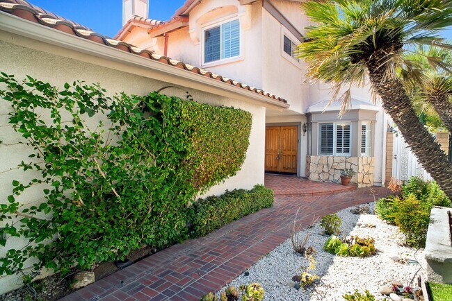 Building Photo - 12021 Falcon Crest Way