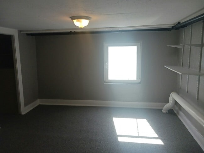 Building Photo - 3185 S Sherman St