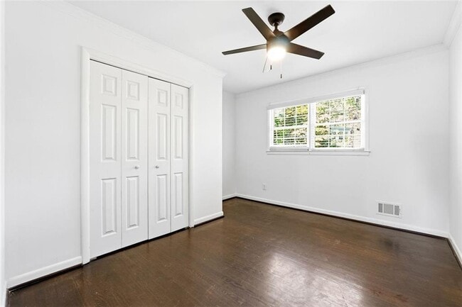 Building Photo - 4832 Valley View Ct