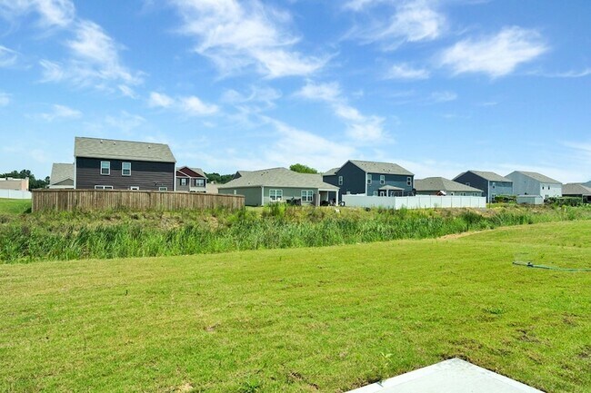 Building Photo - 576 Fox Den Cir