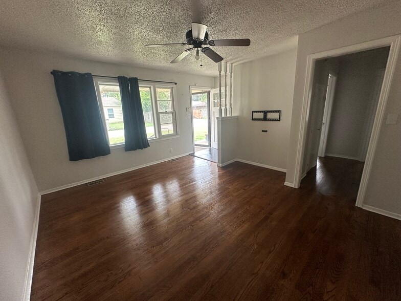 Living room - 5103 N Beaver Ave