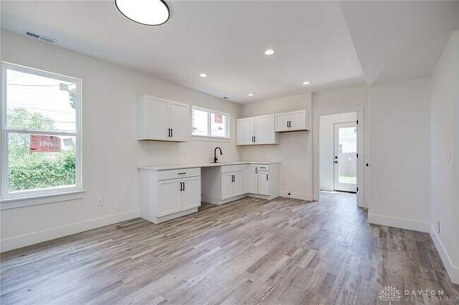 Building Photo - 4253 Pleasant View Ave