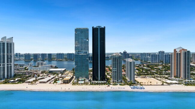 Building Photo - 18555 Collins Ave