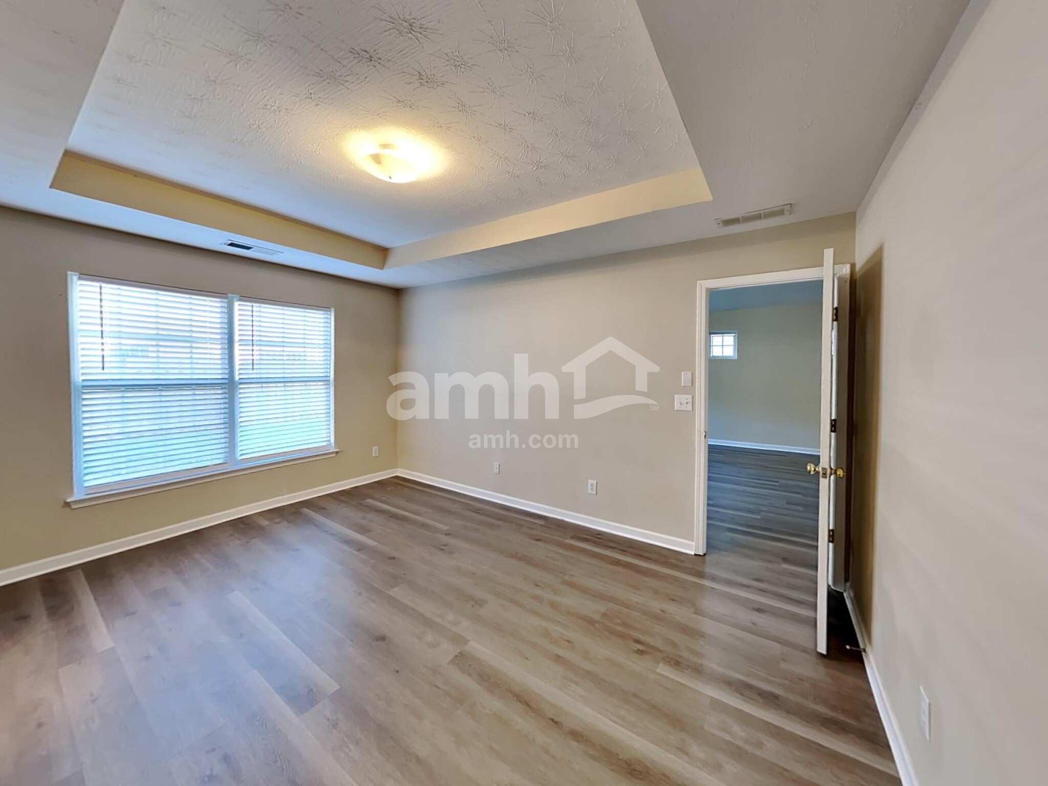 Building Photo - 204 Arrowhead Dr