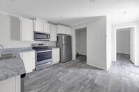 Building Photo - 3- BEDROOM 2-BATH-LUXURY MOBILE HOME