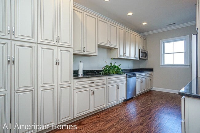 Building Photo - 3 br, 2.5 bath House - 220 HUGH SHELTON LO...