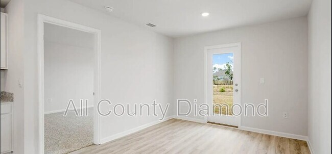 Building Photo - 6615 Kettles St