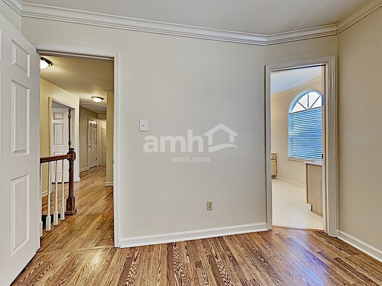Building Photo - 10225 Highgate Cir
