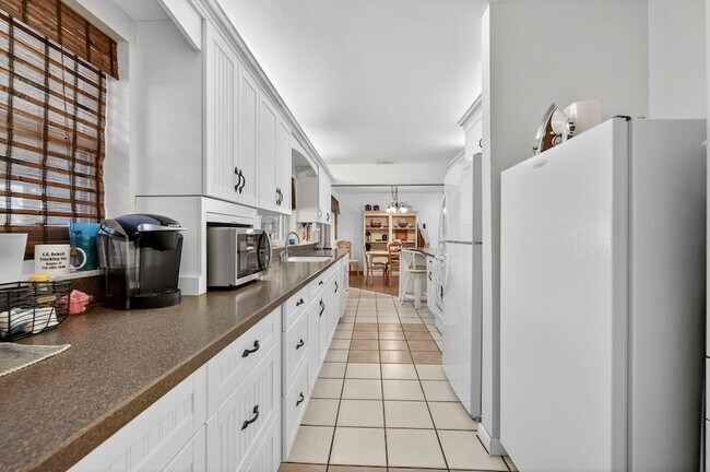 Building Photo - 1769 SE Madison St