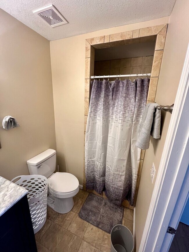 Building Photo - 332 Commerce Loop