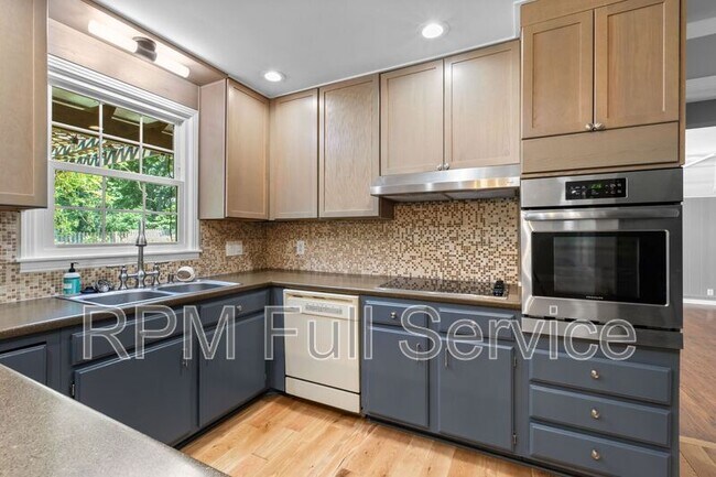 Building Photo - 8057 Arbor Dr