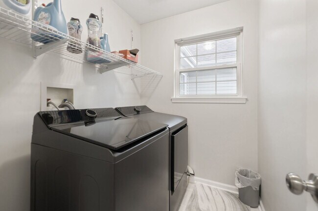 Building Photo - 3074 Renard Ln