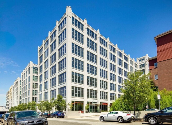 Building Photo - 50 Dey St
