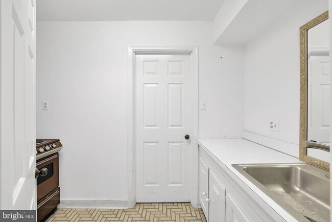 Building Photo - 8901 Iron Gate Ct