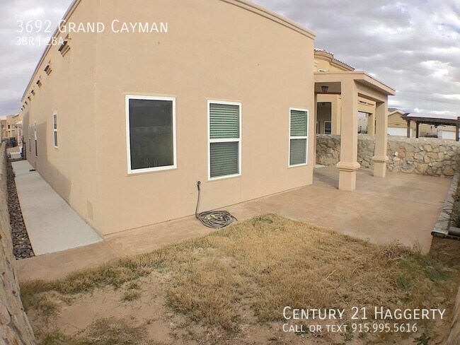 Building Photo - 3692 Grand Cayman Ln