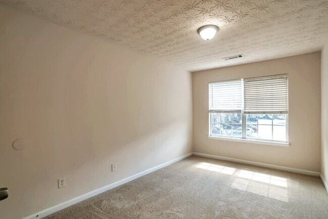 Building Photo - 2842 Vining Ridge Terrace