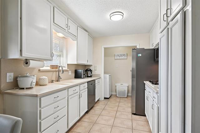 Building Photo - 2106 Avalon Ln